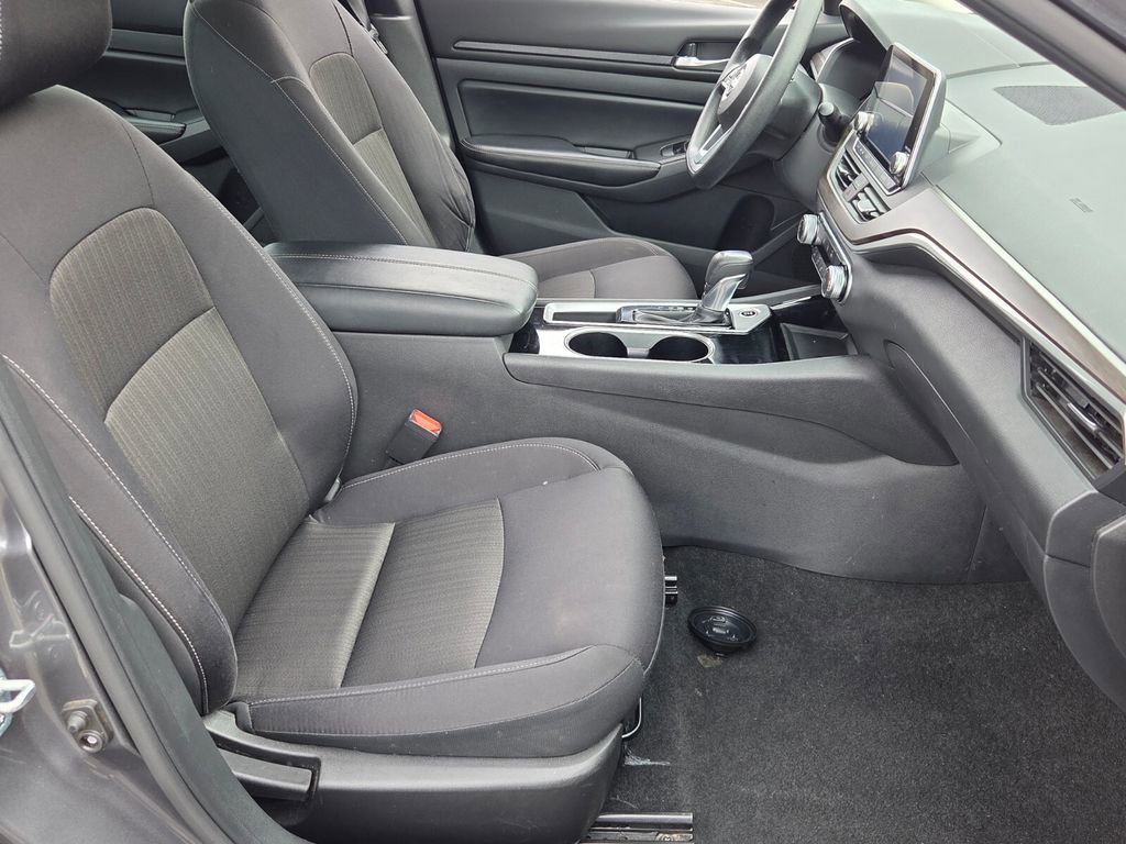 Used 2024 Nissan Altima 2.5 SV image 15