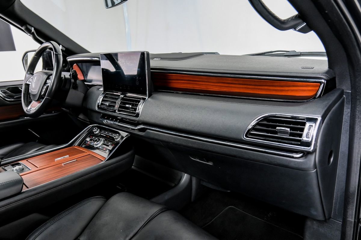 Used 2024 Lincoln Navigator Reserve image 8
