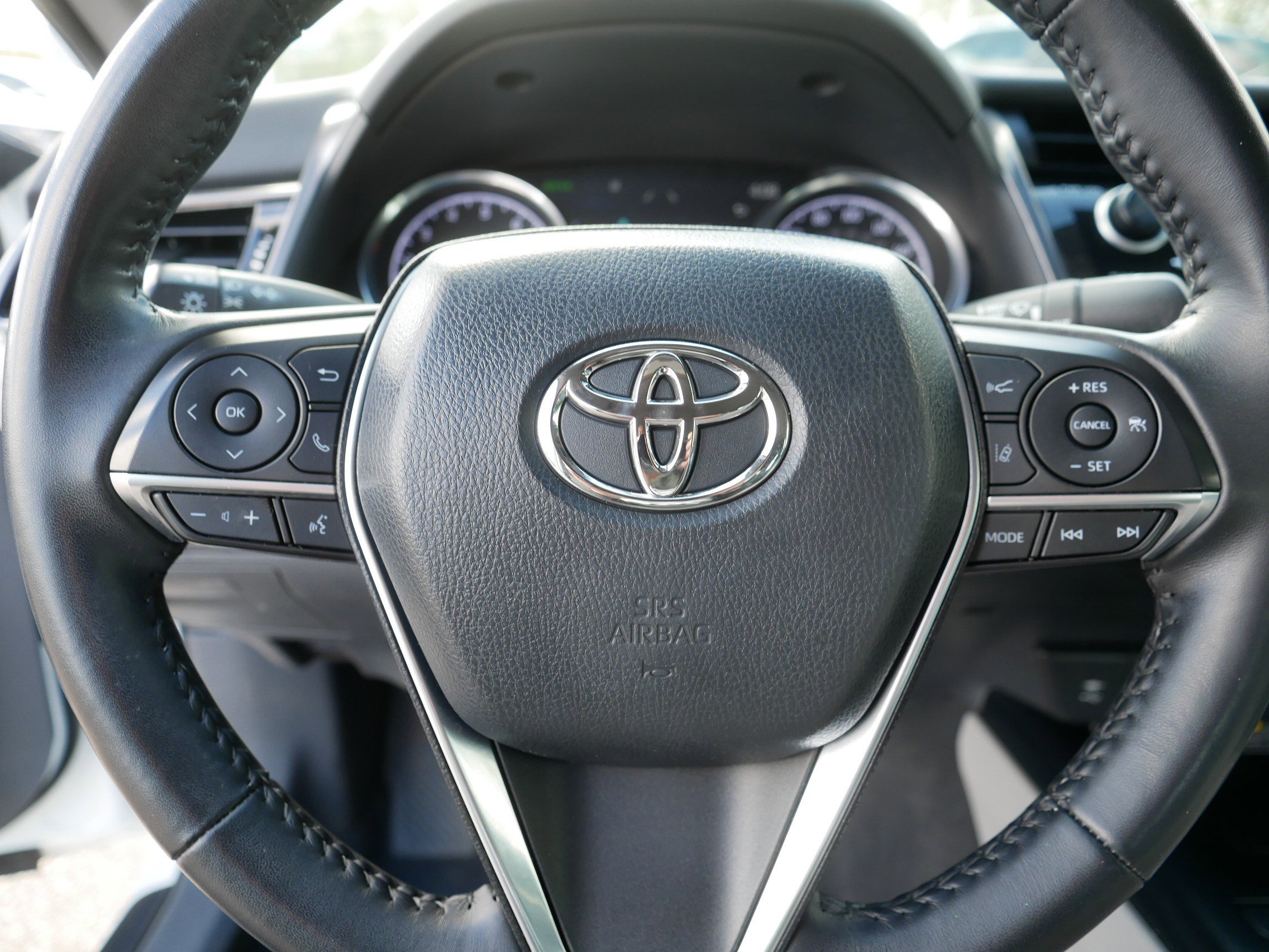 Used 2019 Toyota Camry XLE FWD image 25