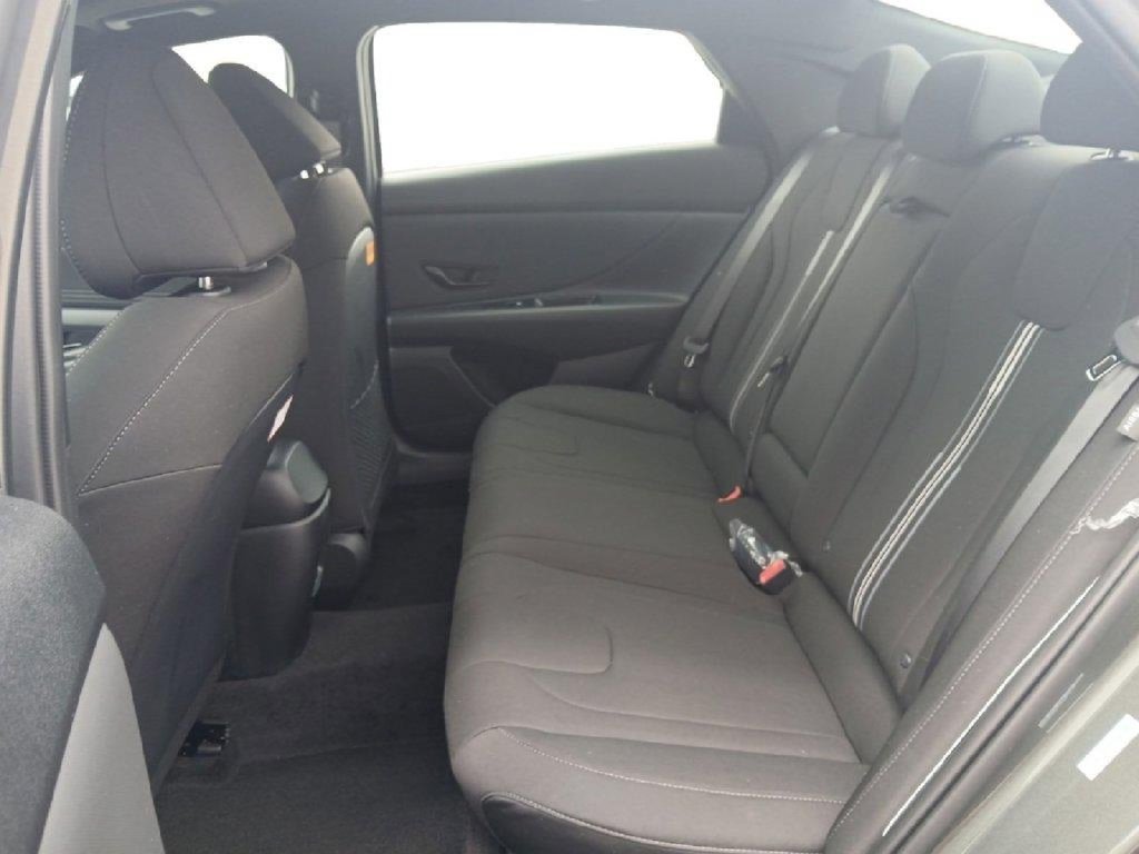 New 2026 Hyundai Elantra SEL Sport FWD image 13