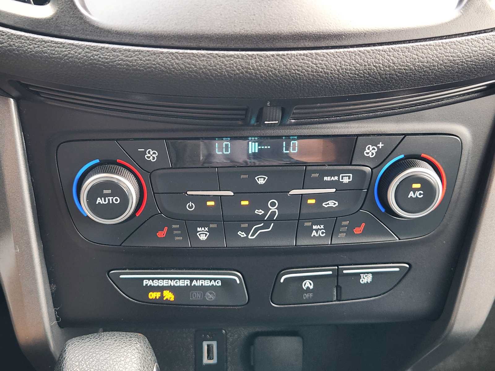 Used 2018 Ford Escape SE w/ SE Sync 3 Package FWD image 18