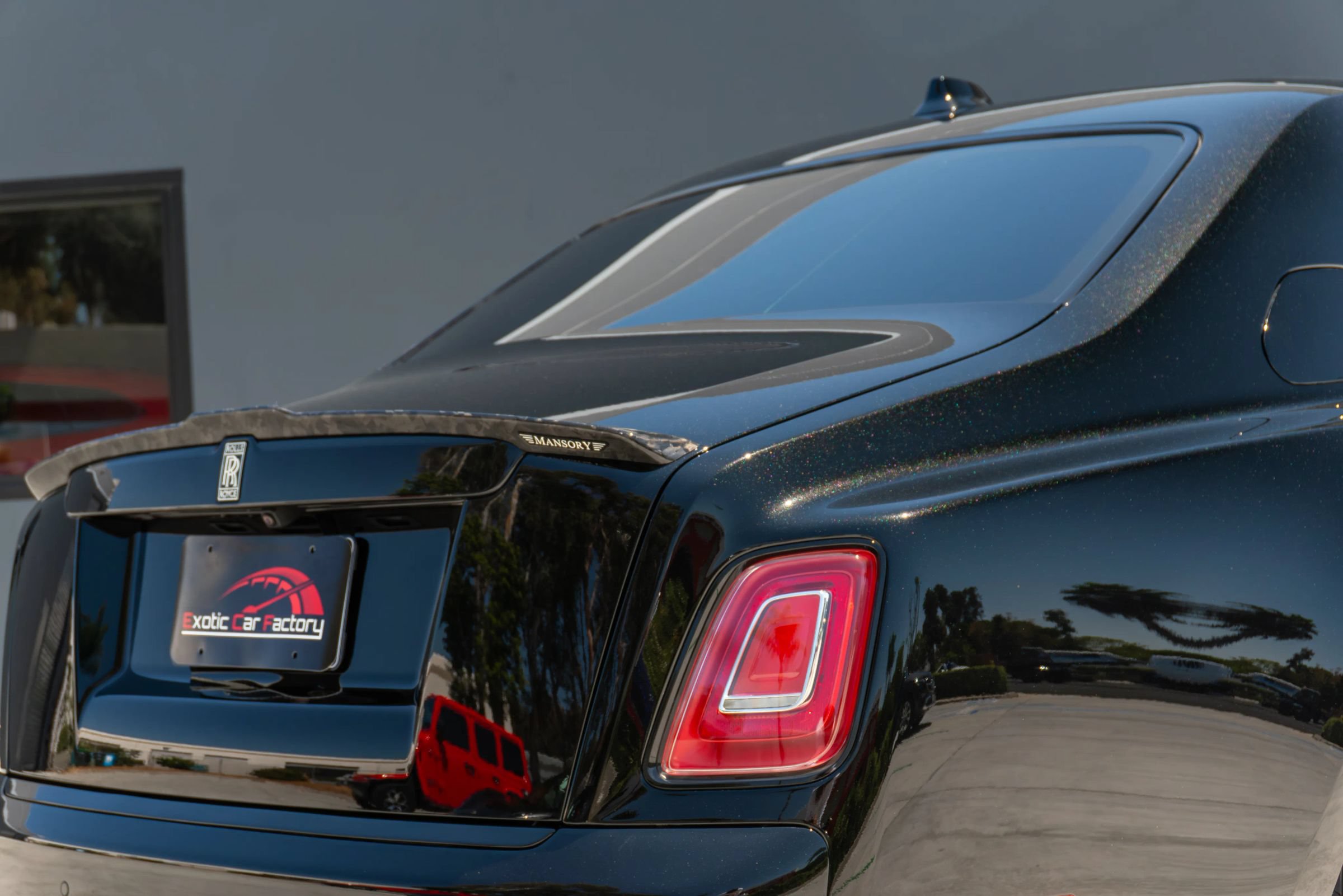Used 2024 Rolls-Royce Phantom Sedan w/ The Phantom Package RWD image 48