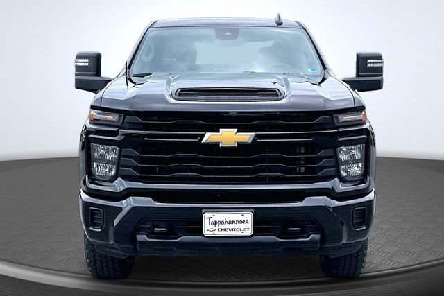 Used 2024 Chevrolet Silverado 2500 Custom w/ Custom Value Package AWD/4WD image 2