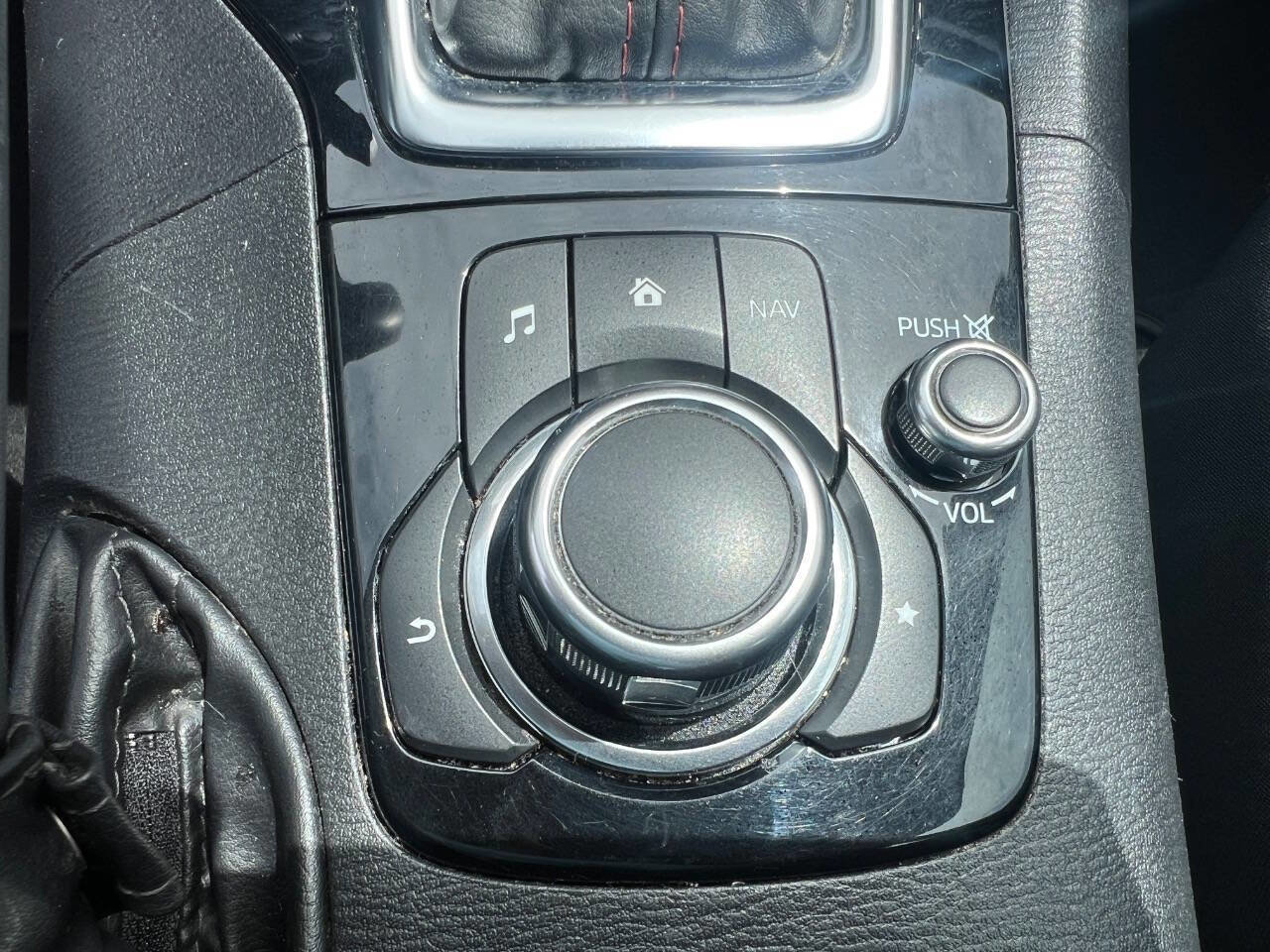 Used 2016 MAZDA MAZDA3 i Touring FWD image 14