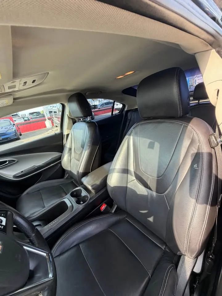 Used 2014 Chevrolet Volt Premium w/ Premium Trim Package FWD image 8