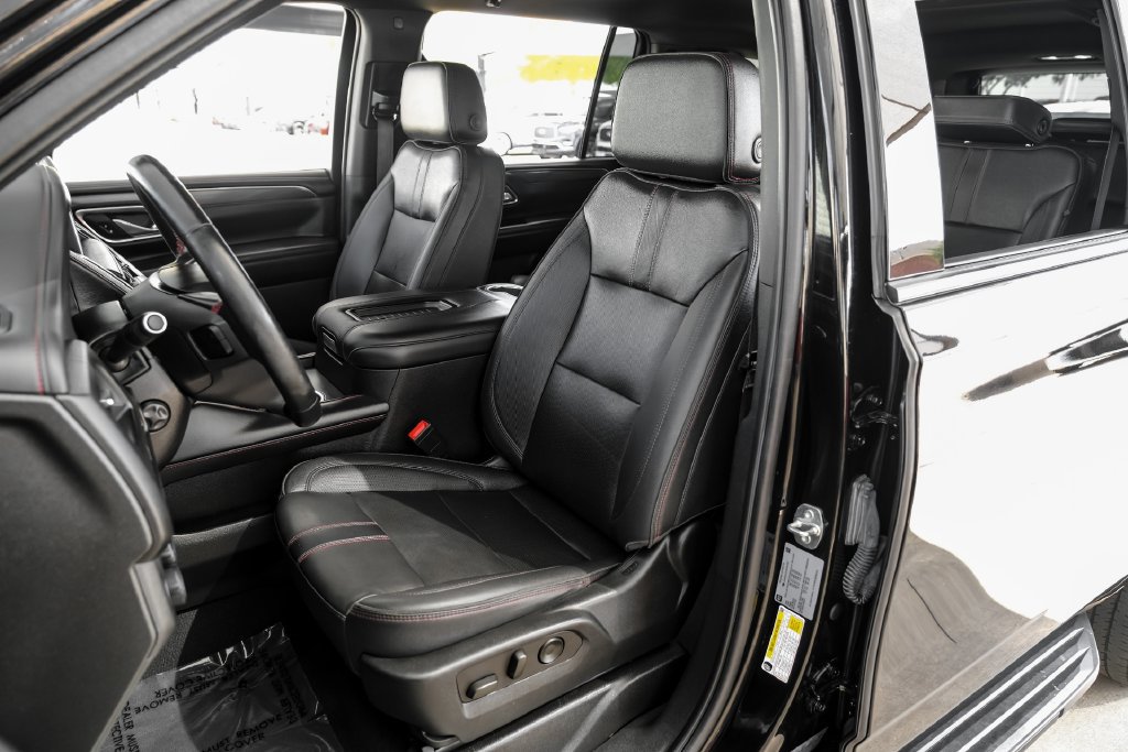 Used 2023 Chevrolet Suburban RST w/ Luxury Package RWD image 33