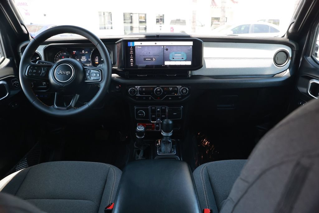 Used 2024 Jeep Wrangler Unlimited AWD/4WD image 25