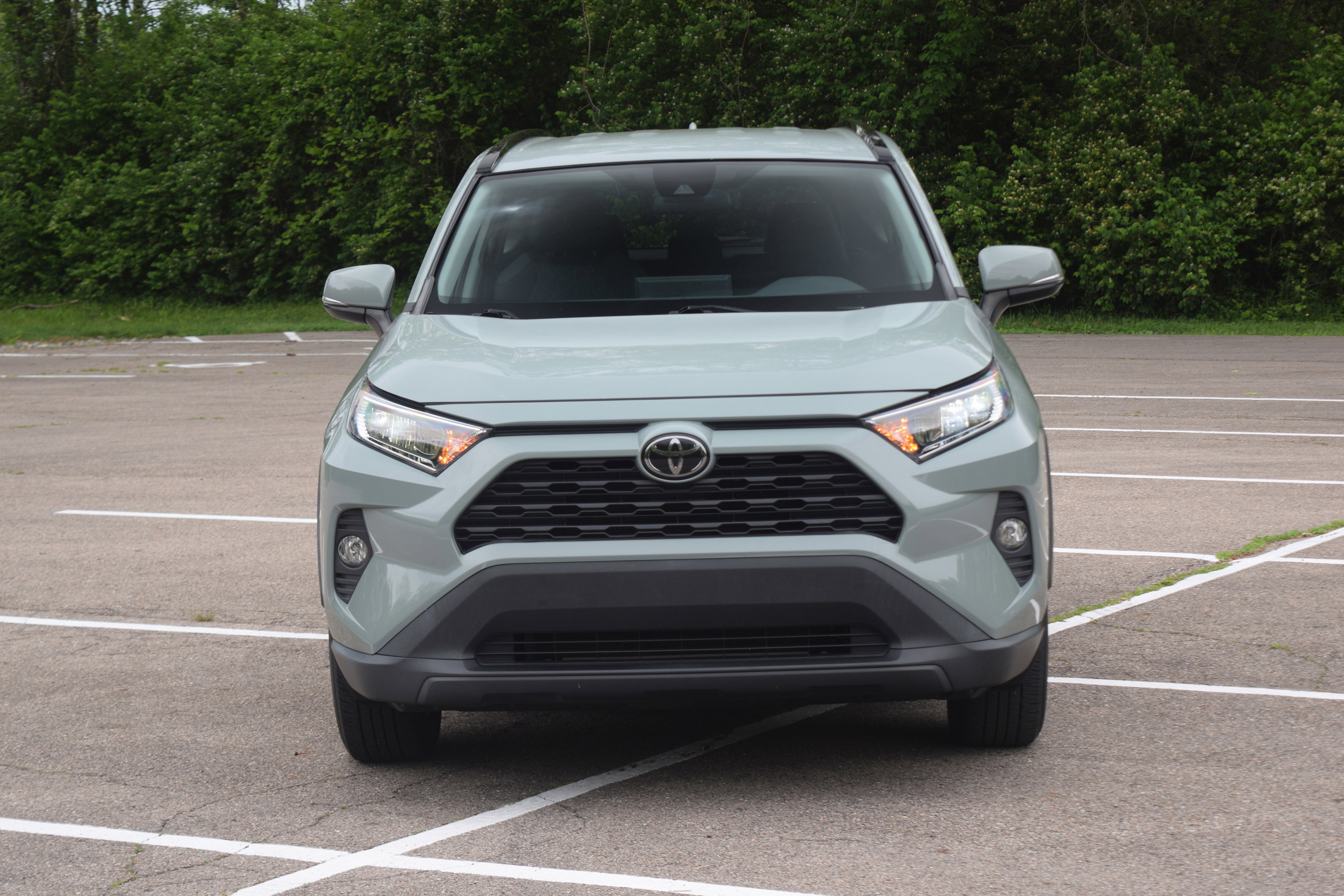 Used 2020 Toyota RAV4 XLE w/ All Weather Liner Package AWD/4WD image 20