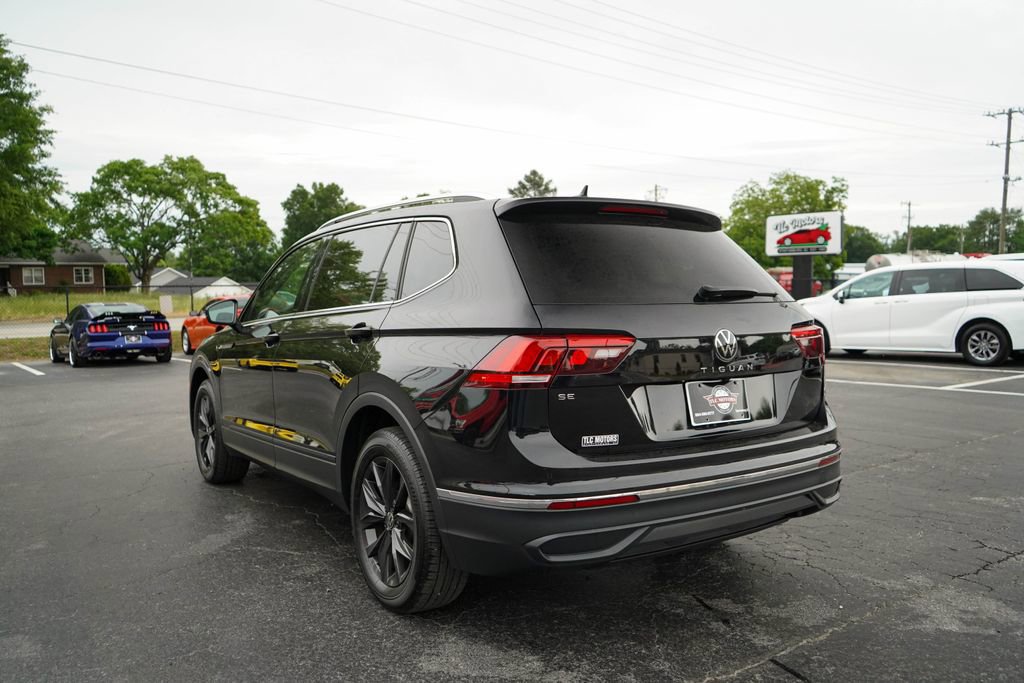 Used 2024 Volkswagen Tiguan SE FWD image 3