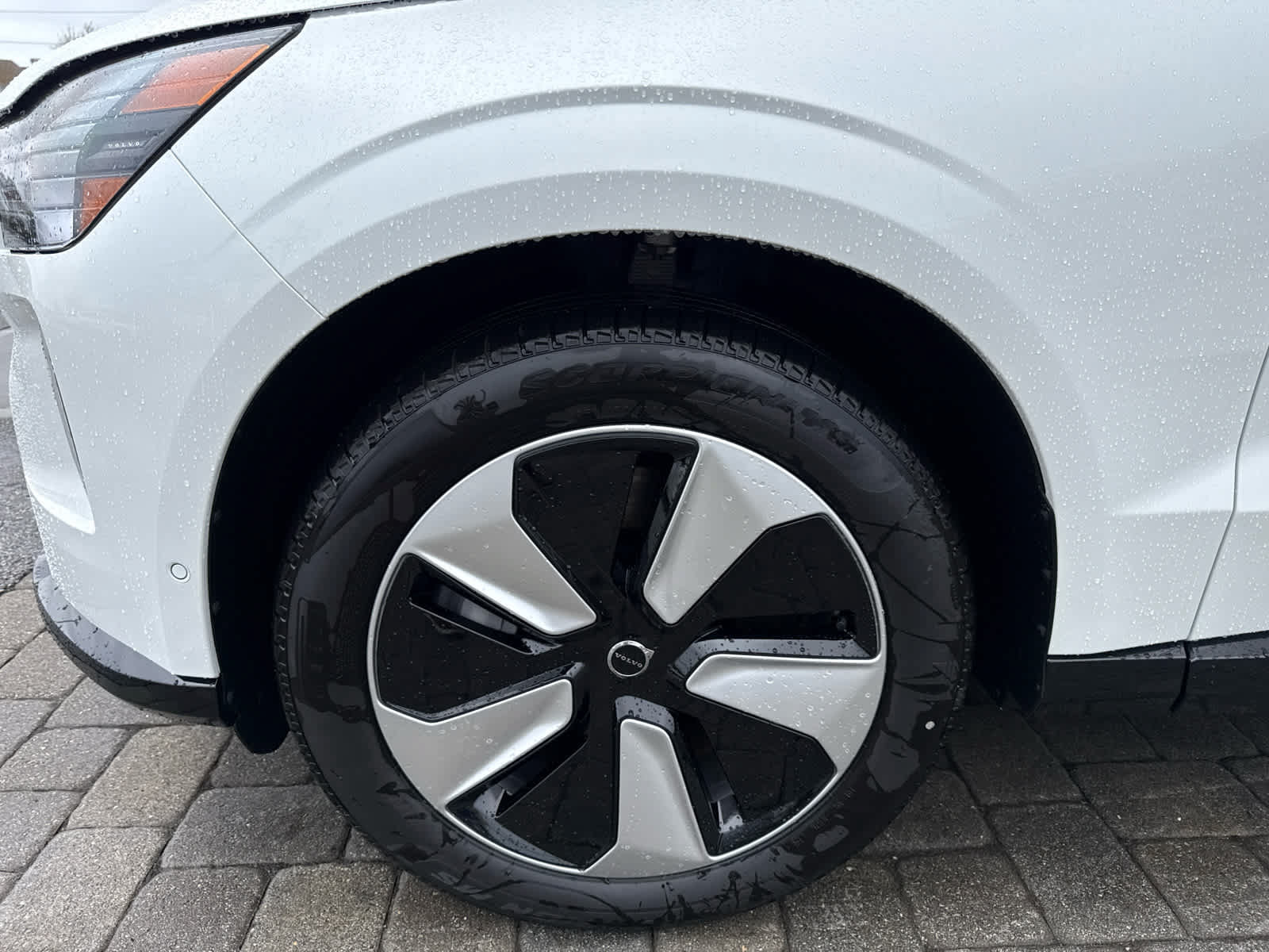 New 2026 Volvo EX90 Plus AWD/4WD image 4