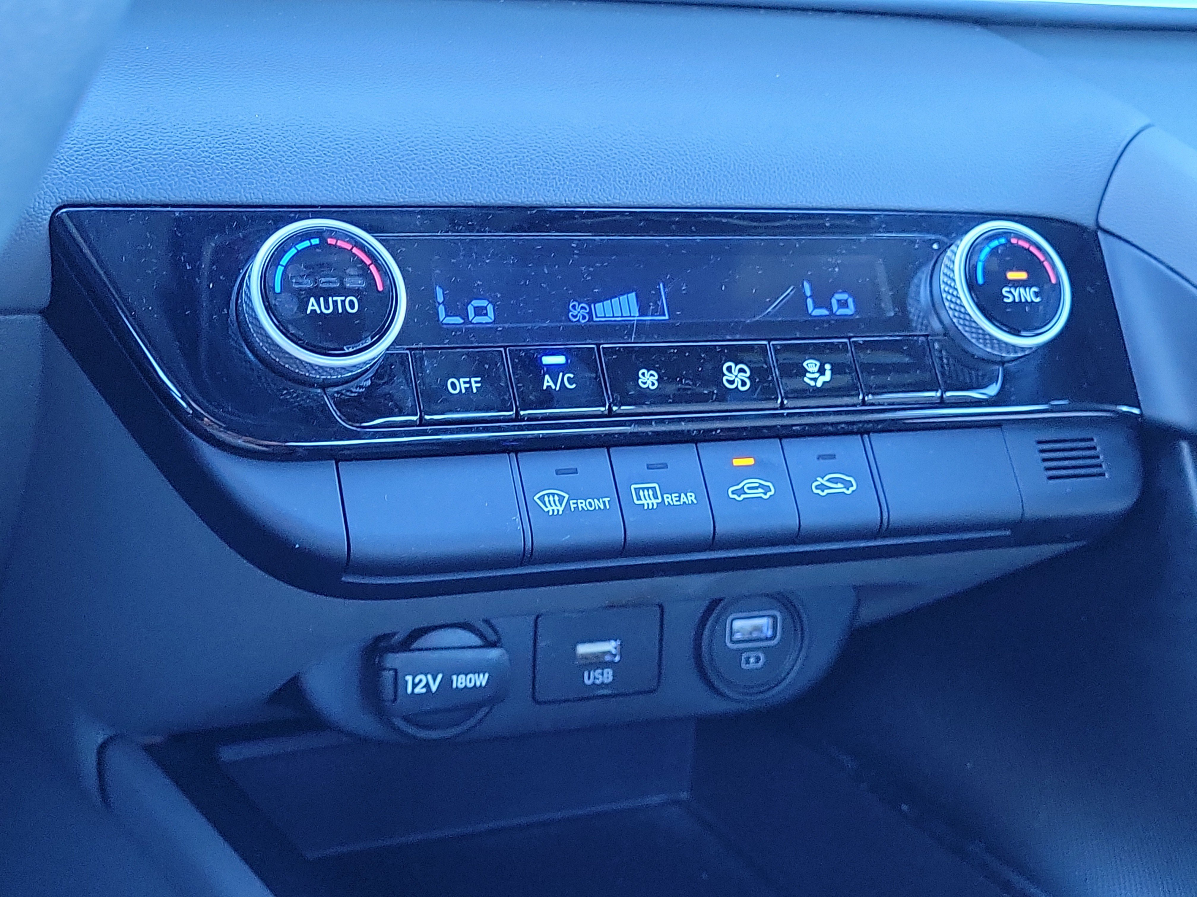 Used 2023 Hyundai Elantra SEL FWD image 30