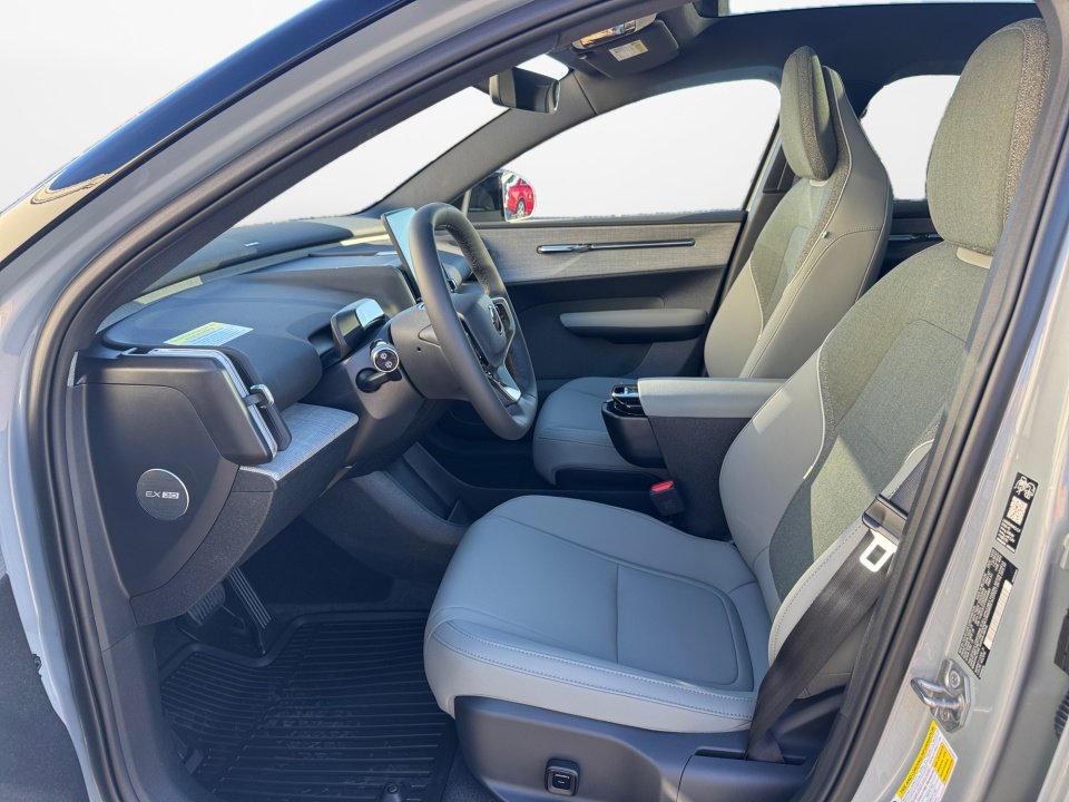 New 2026 Volvo EX30 Cross Country Ultra image 9