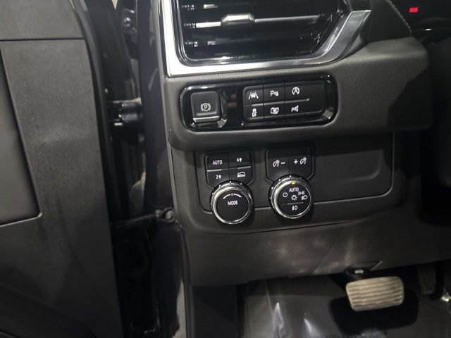 Used 2025 GMC Yukon XL Denali AWD/4WD image 15