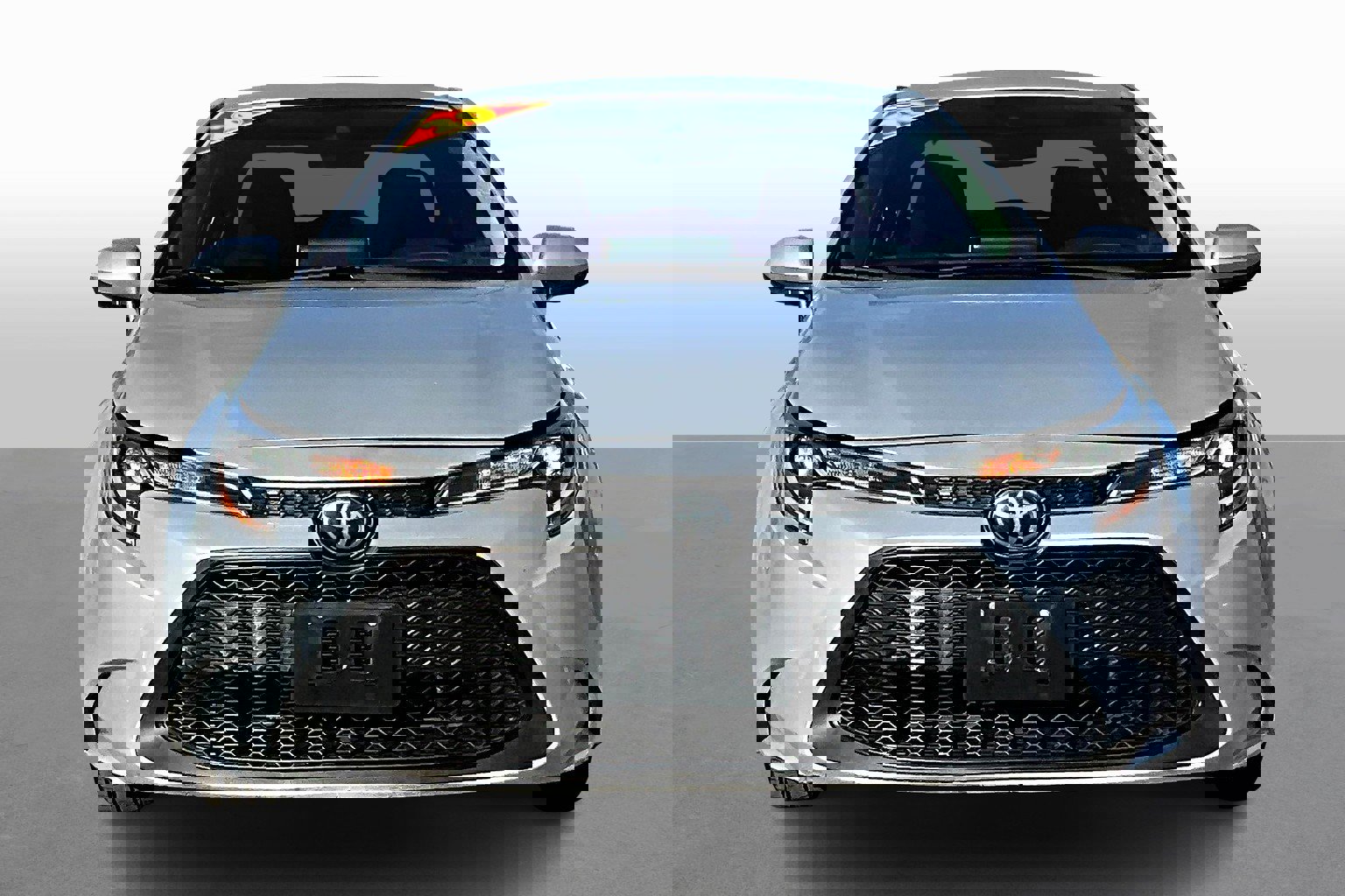 Used 2020 Toyota Corolla LE image 3