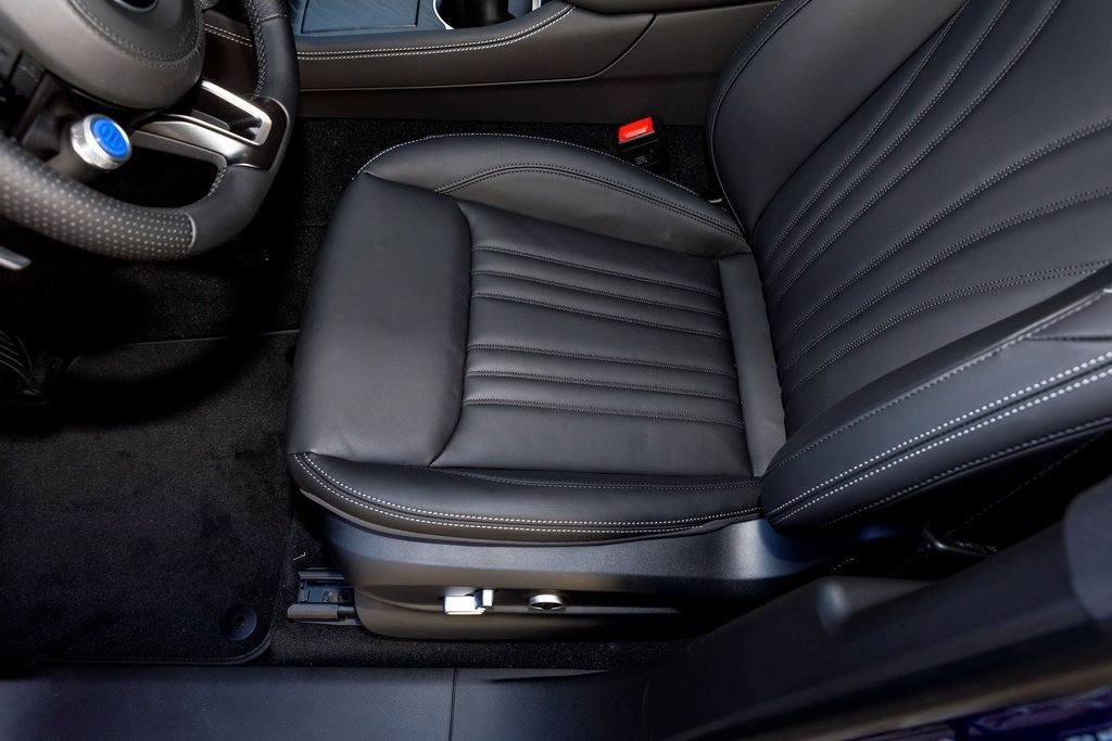 New 2025 Maserati Grecale GT image 16