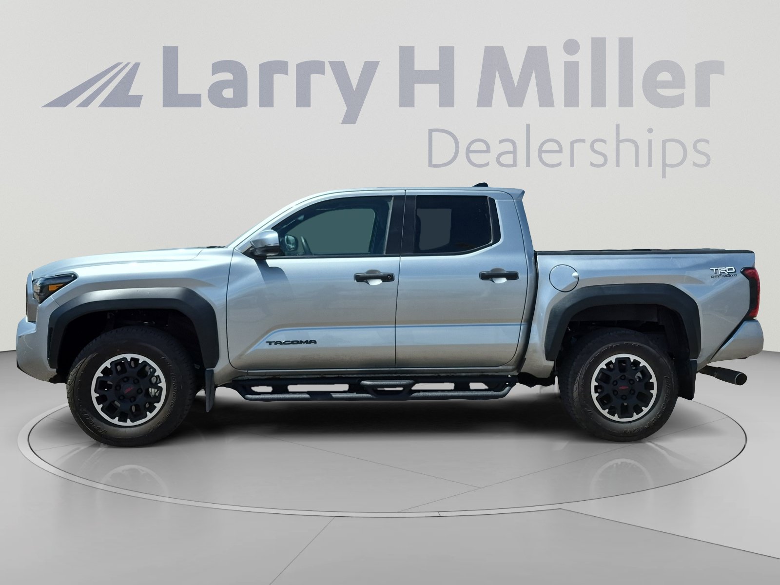 Certified 2026 Toyota Tacoma TRD Off-Road w/ TRD Off Road Upgrade Package AWD/4WD image 2