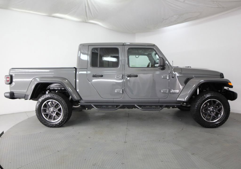 Used 2021 Jeep Gladiator Overland AWD/4WD image 5