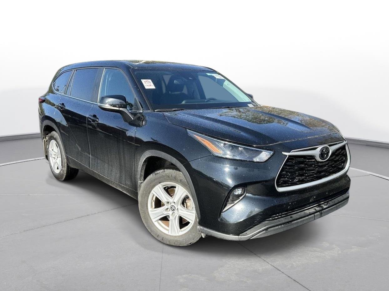 Certified 2024 Toyota Highlander LE image 5