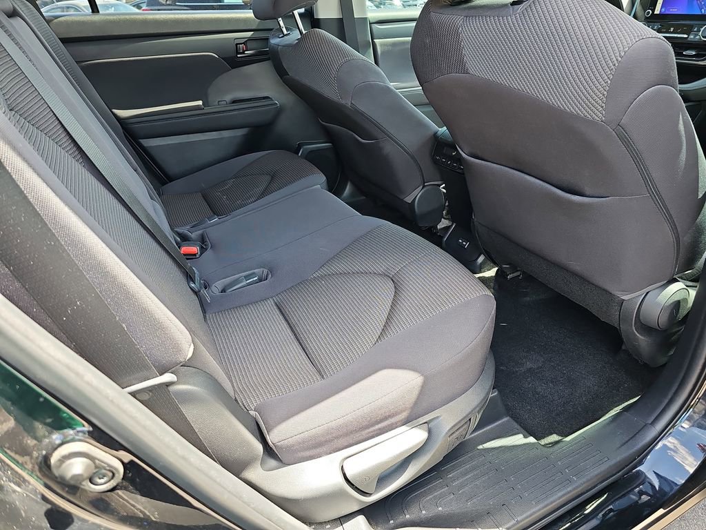 Used 2023 Toyota Highlander L image 14