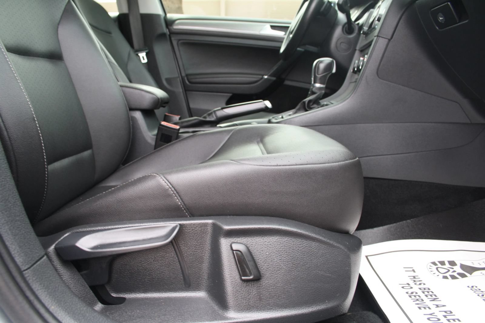Used 2015 Volkswagen Golf SE w/ Lighting Package FWD image 26