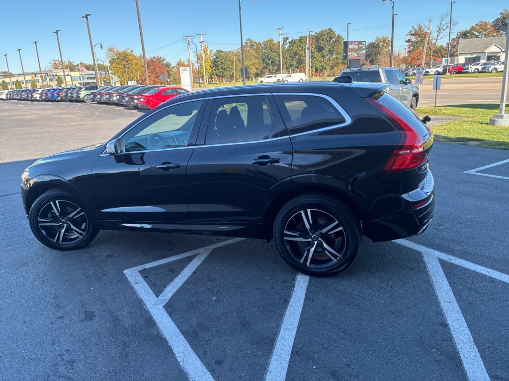 Used 2018 Volvo XC60 T5 R-Design w/ Convenience Package AWD/4WD image 8