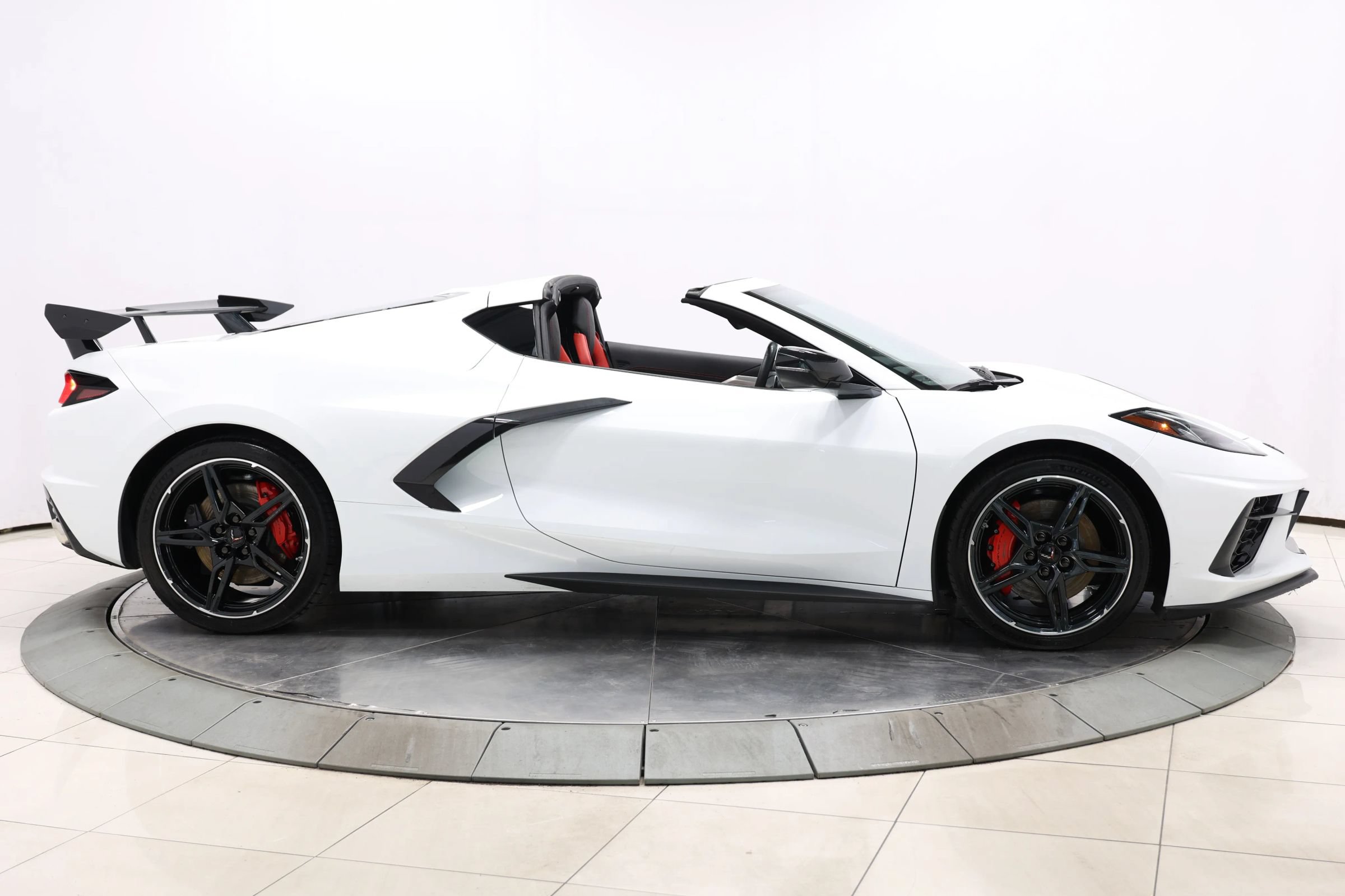 Used 2020 Chevrolet Corvette Stingray Preferred Cpe w/ 2LT Preferred Equipment Group RWD image 72