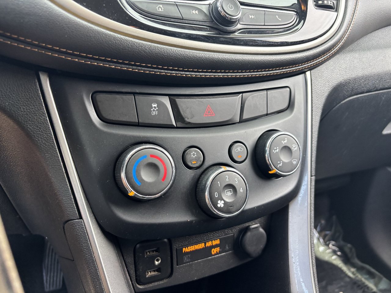 Used 2020 Chevrolet Trax LT FWD image 22