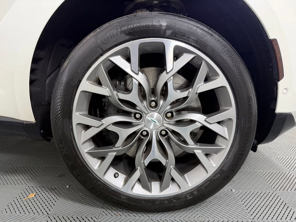 Used 2021 Aston Martin DBX image 14