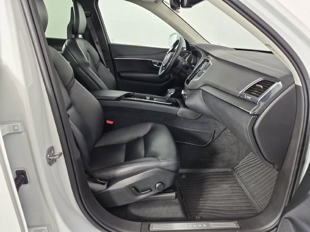 Used 2020 Volvo XC90 T5 Momentum w/ Protection Package Premier AWD/4WD image 36