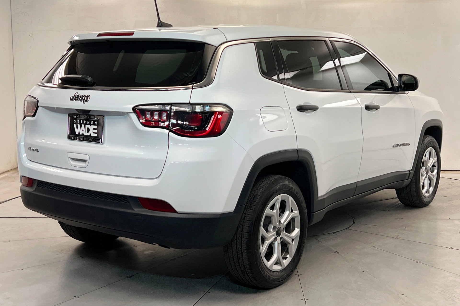 Used 2025 Jeep Compass Sport AWD/4WD image 6