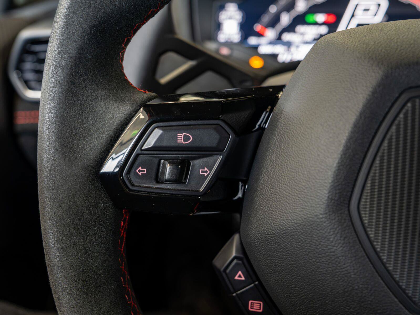 Used 2022 Lamborghini Huracan STO RWD image 75
