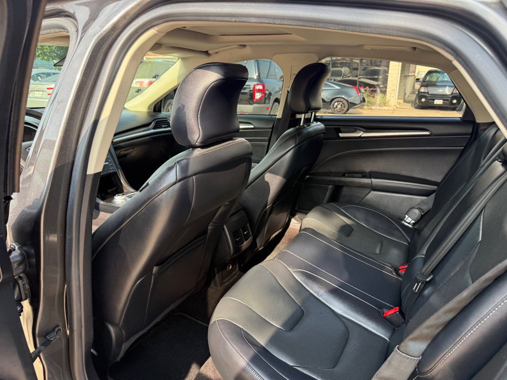 Used 2019 Ford Fusion Titanium FWD image 13