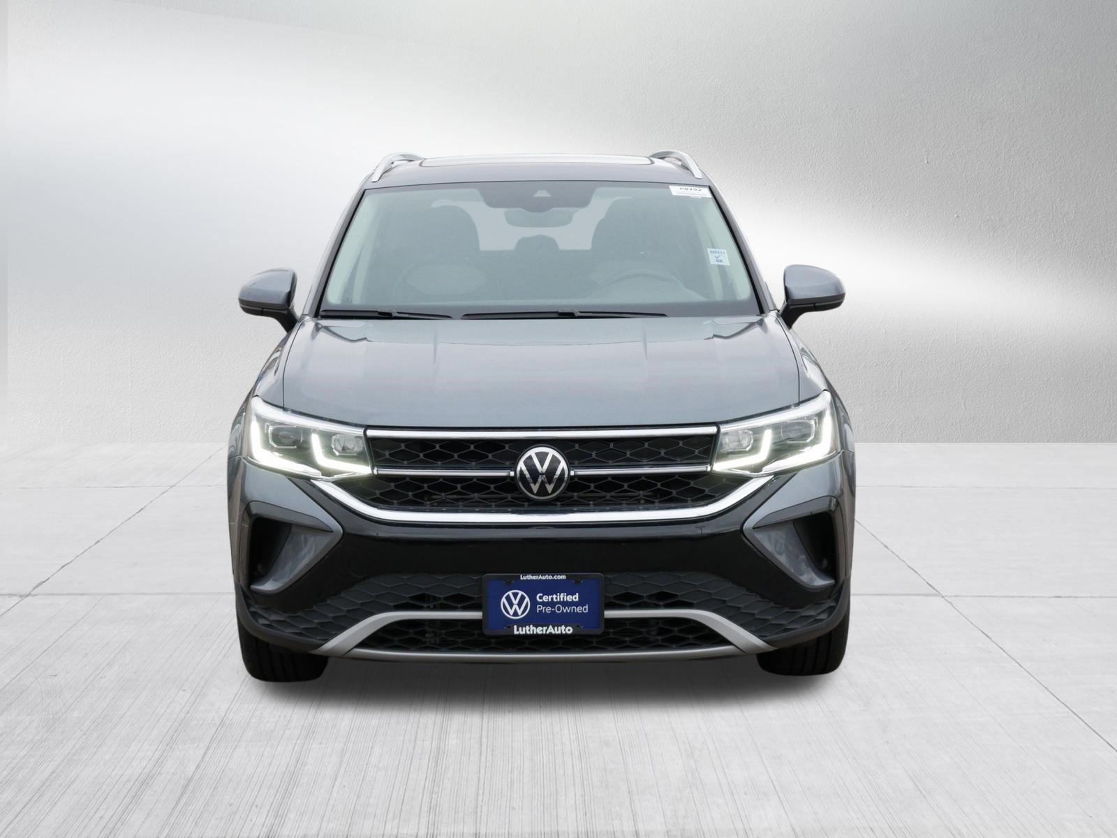 Used 2023 Volkswagen Taos SEL image 2