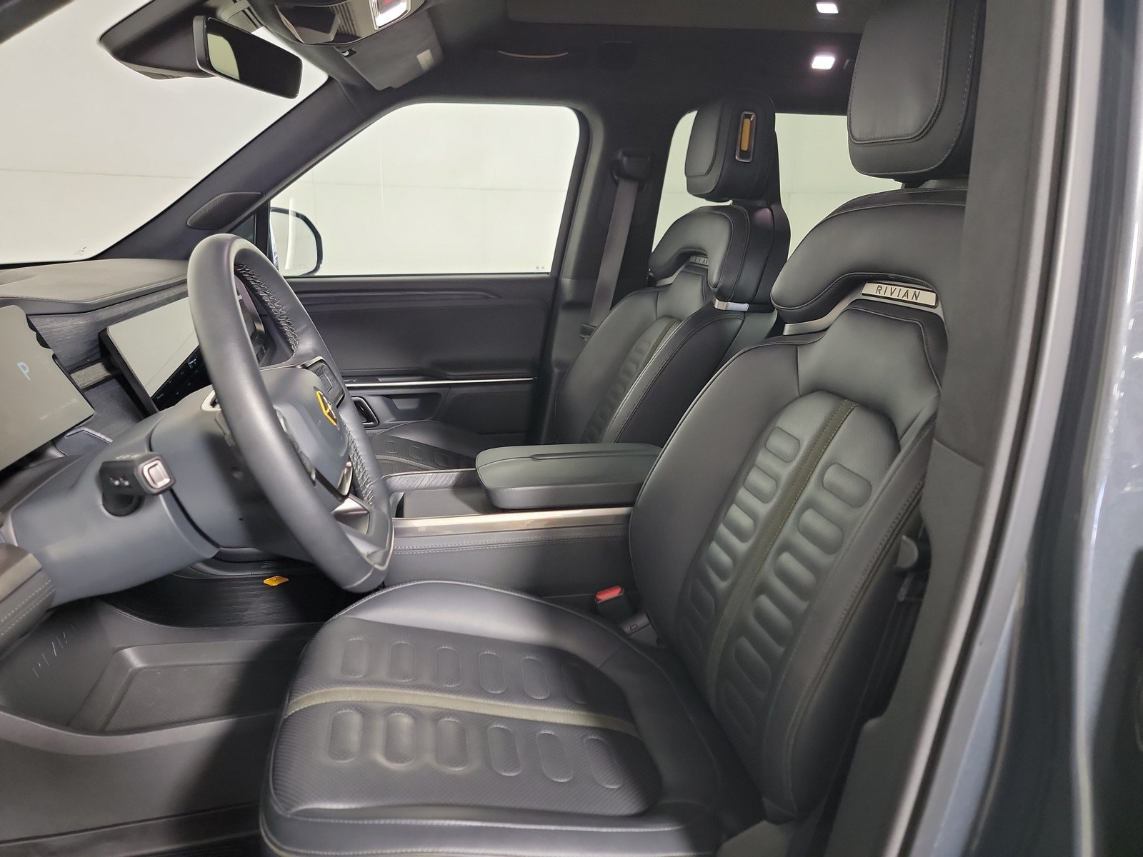 Used 2024 Rivian R1T Adventure AWD/4WD image 20