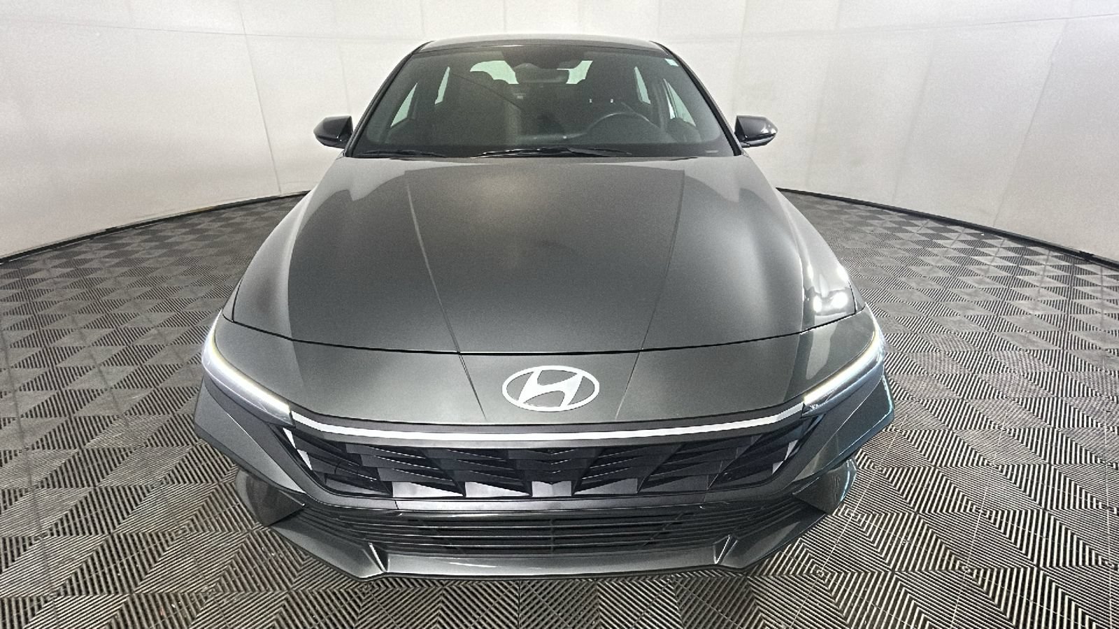 Used 2025 Hyundai Elantra SEL FWD image 10