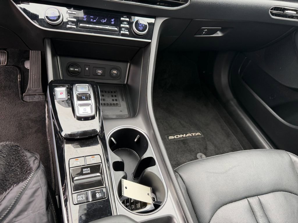 Used 2023 Hyundai Sonata Limited w/ Cargo Package FWD image 15
