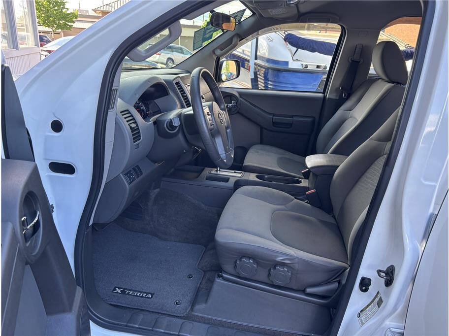 Used 2015 Nissan Xterra S w/ Value Package AWD/4WD image 11
