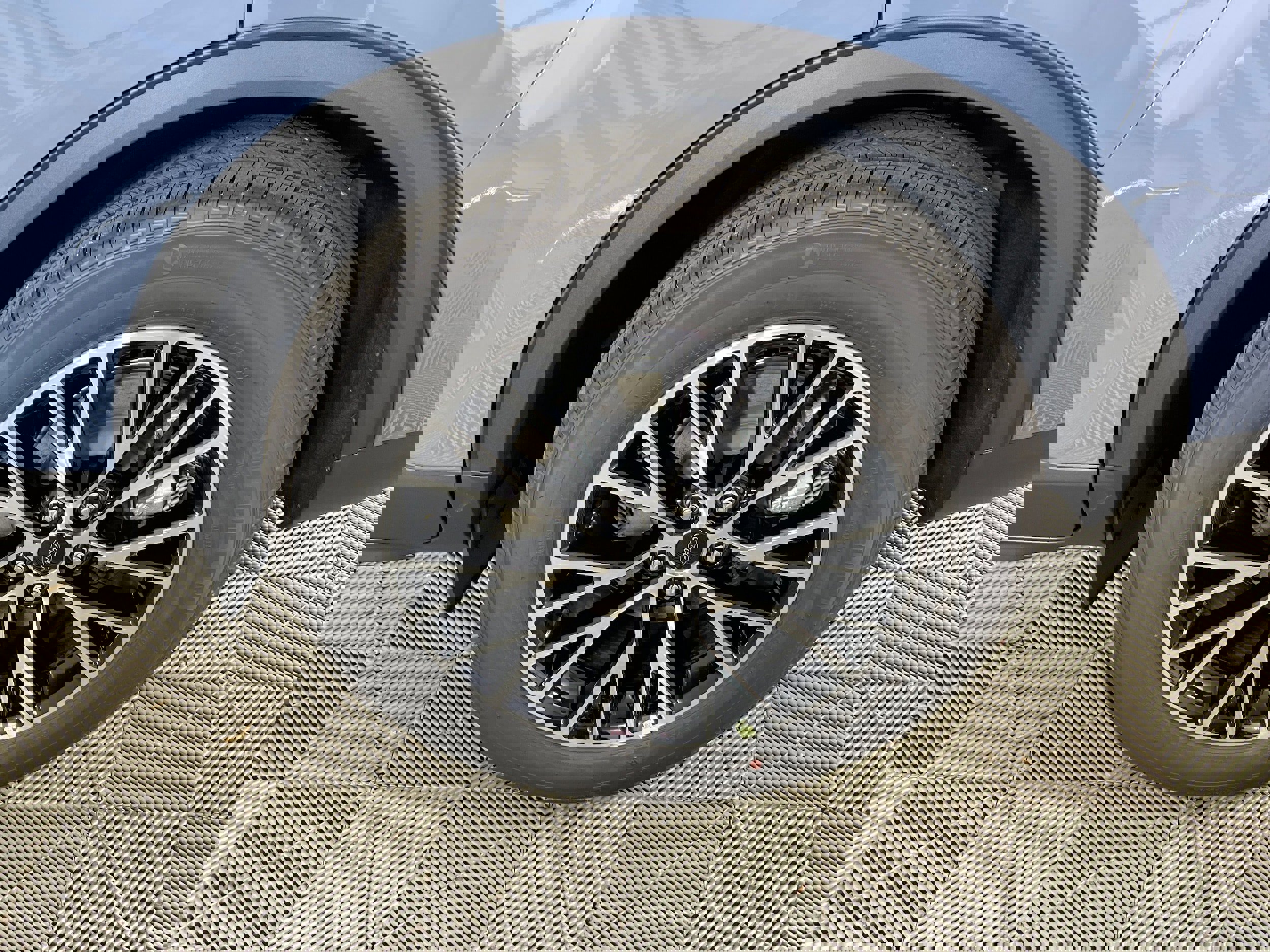 New 2025 Ford Escape SE w/ Class II Trailer Tow Package image 17