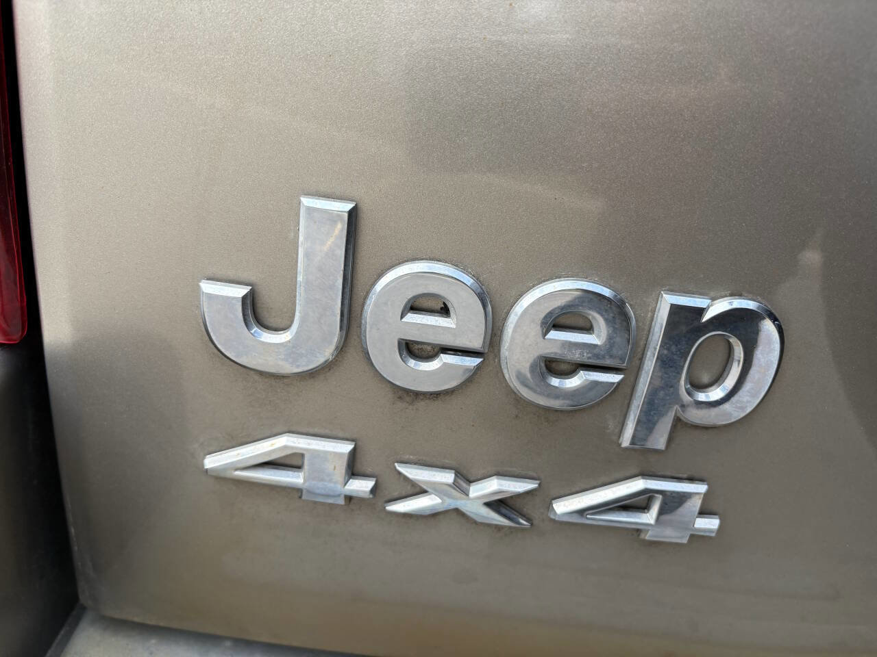 Used 2005 Jeep Liberty Limited image 13
