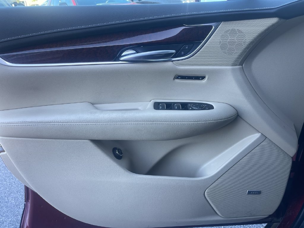 Used 2019 Cadillac XT5 Luxury FWD image 25