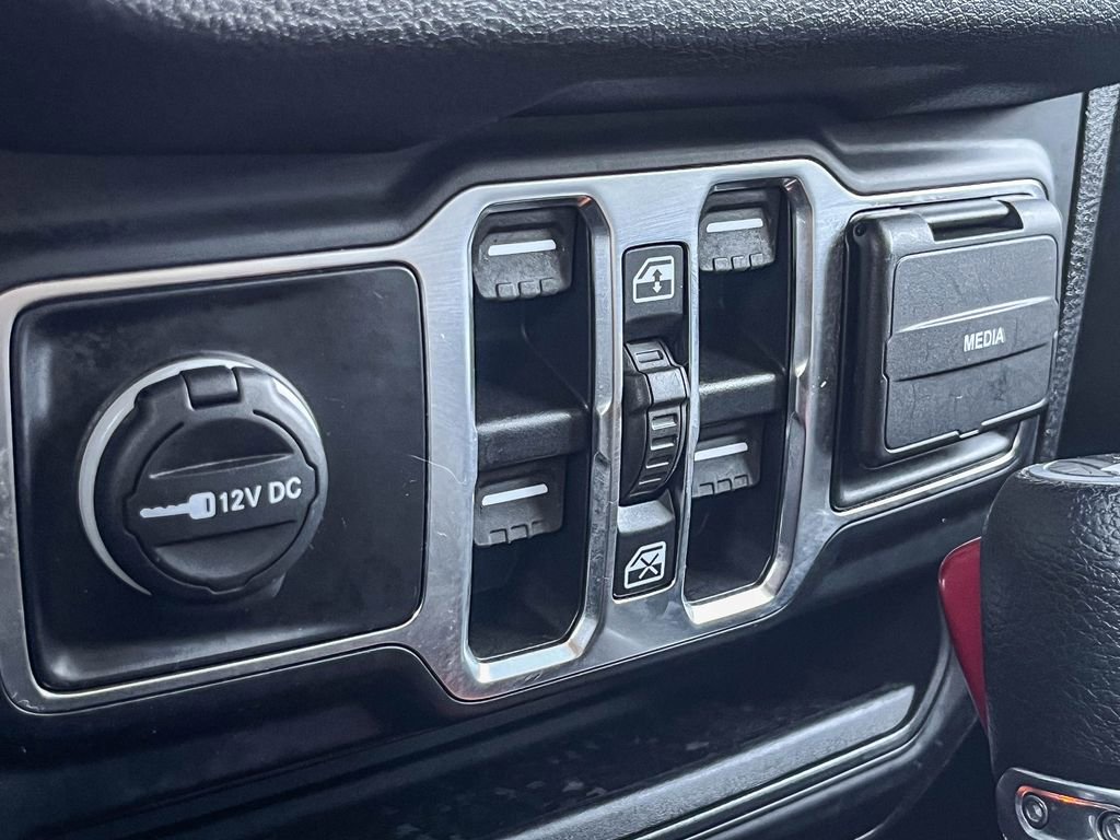 Used 2024 Jeep Wrangler Unlimited image 27