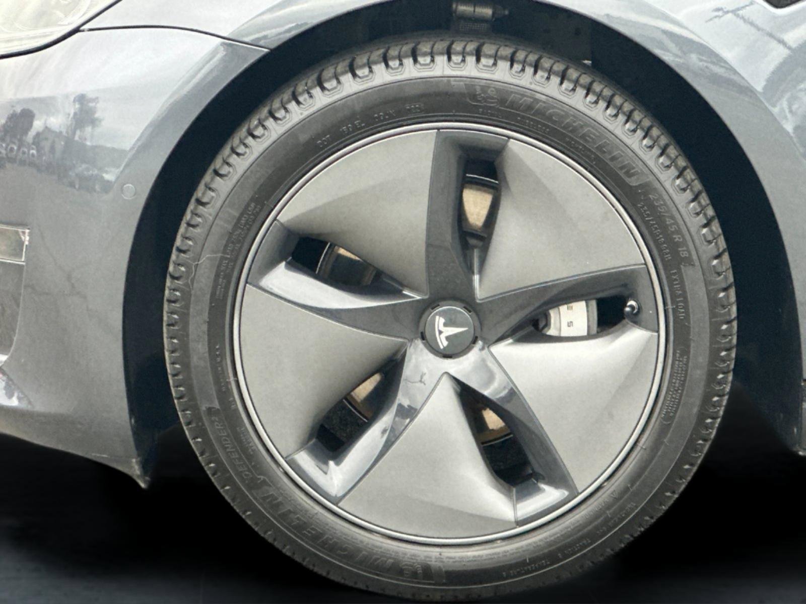 Used 2018 Tesla Model 3 Long Range image 23