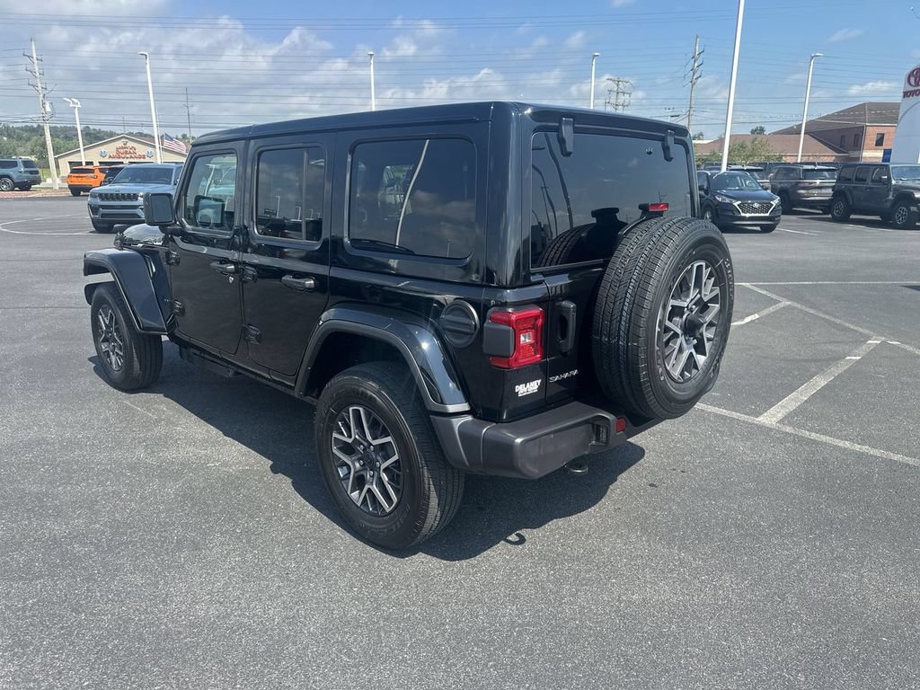 Used 2026 Jeep Wrangler Unlimited Sahara AWD/4WD image 6