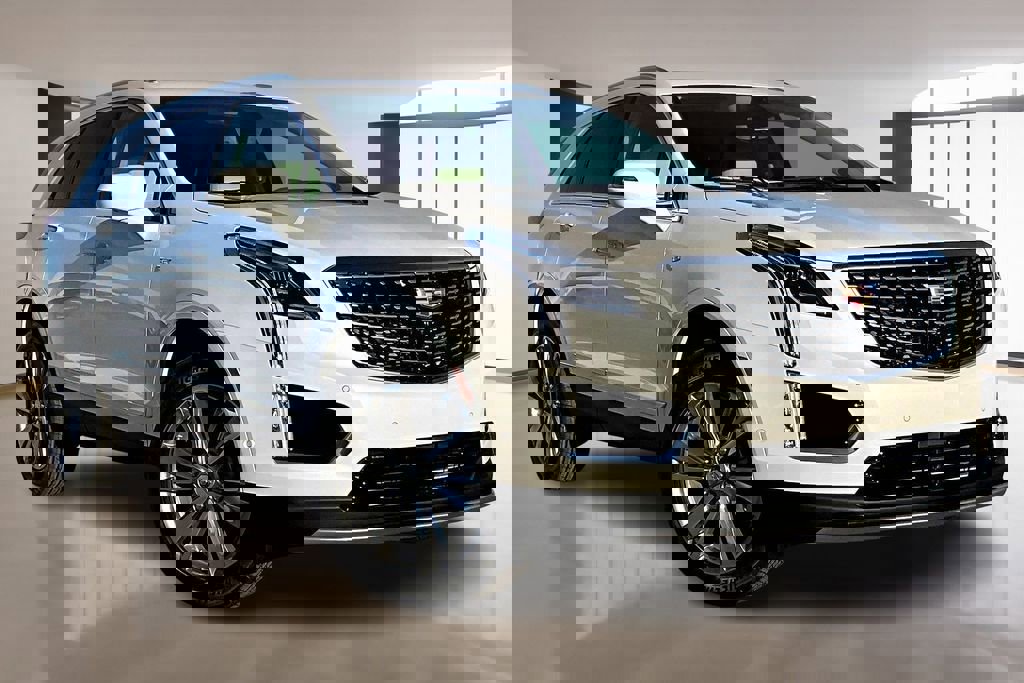 New 2026 Cadillac XT5 Premium Luxury image 2