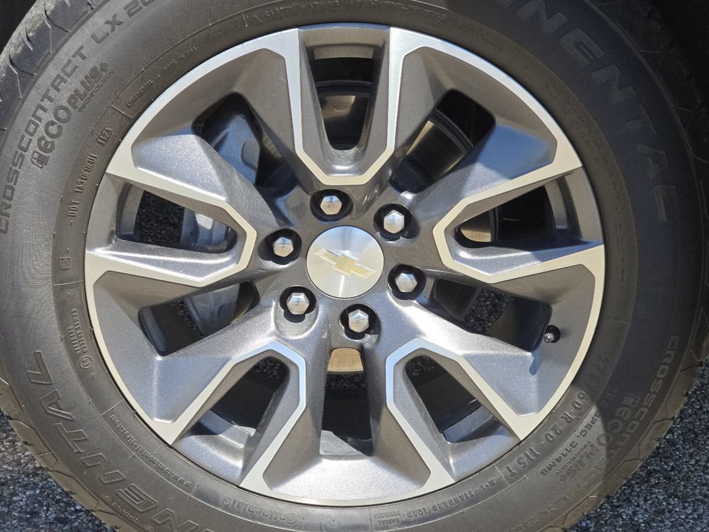 Used 2023 Chevrolet Tahoe LT w/ Luxury Package AWD/4WD image 14
