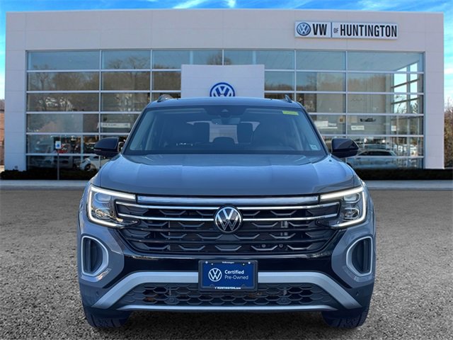Certified 2025 Volkswagen Atlas Peak Edition SE image 2