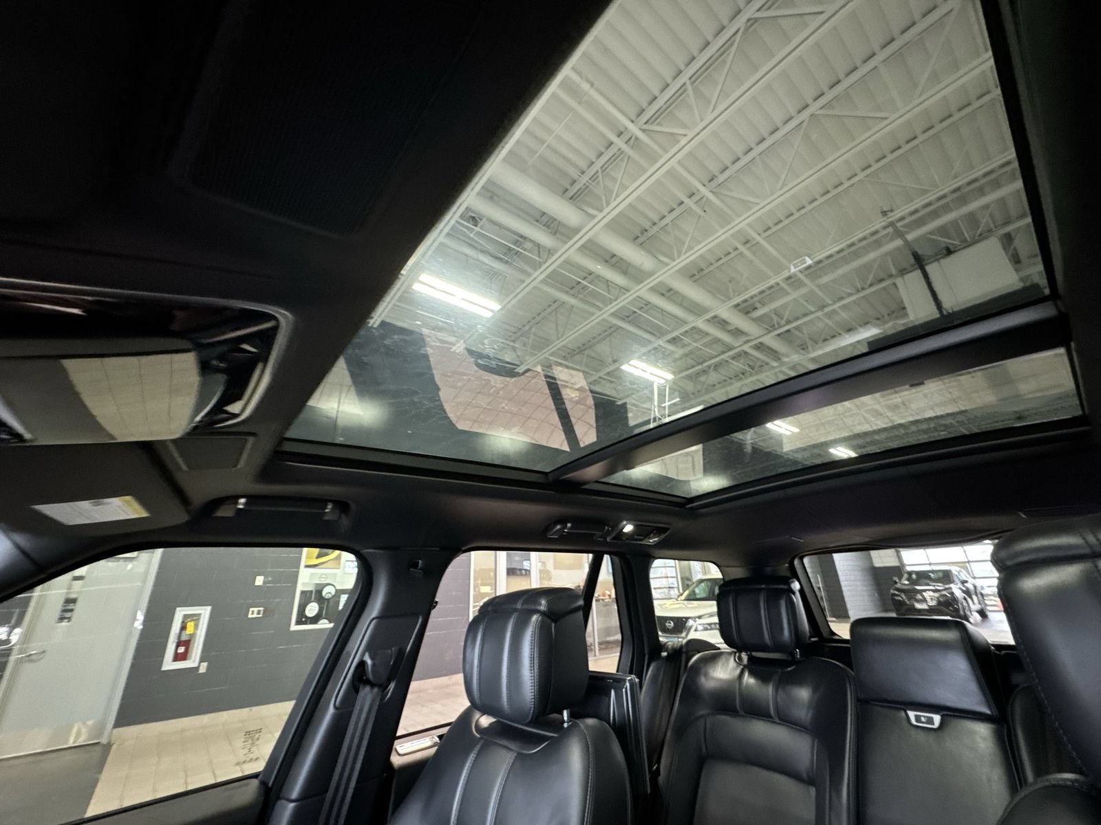 Used 2019 Land Rover Range Rover Autobiography AWD/4WD image 24