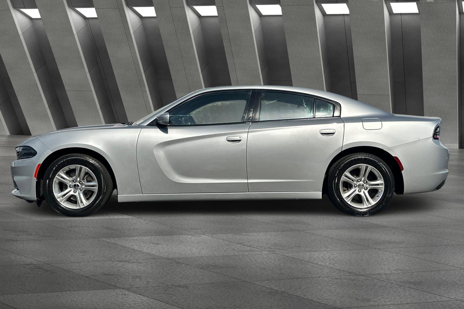 Used 2021 Dodge Charger SXT w/ Leather Interior Group image 7