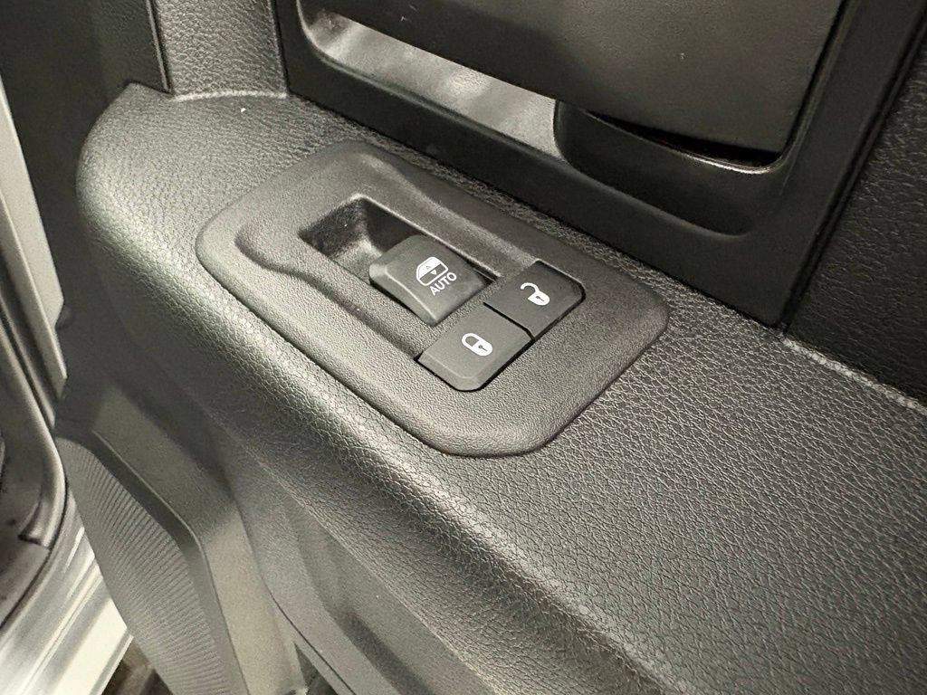 New 2026 RAM 2500 Laramie AWD/4WD image 13