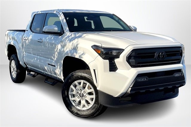 New 2025 Toyota Tacoma SR5